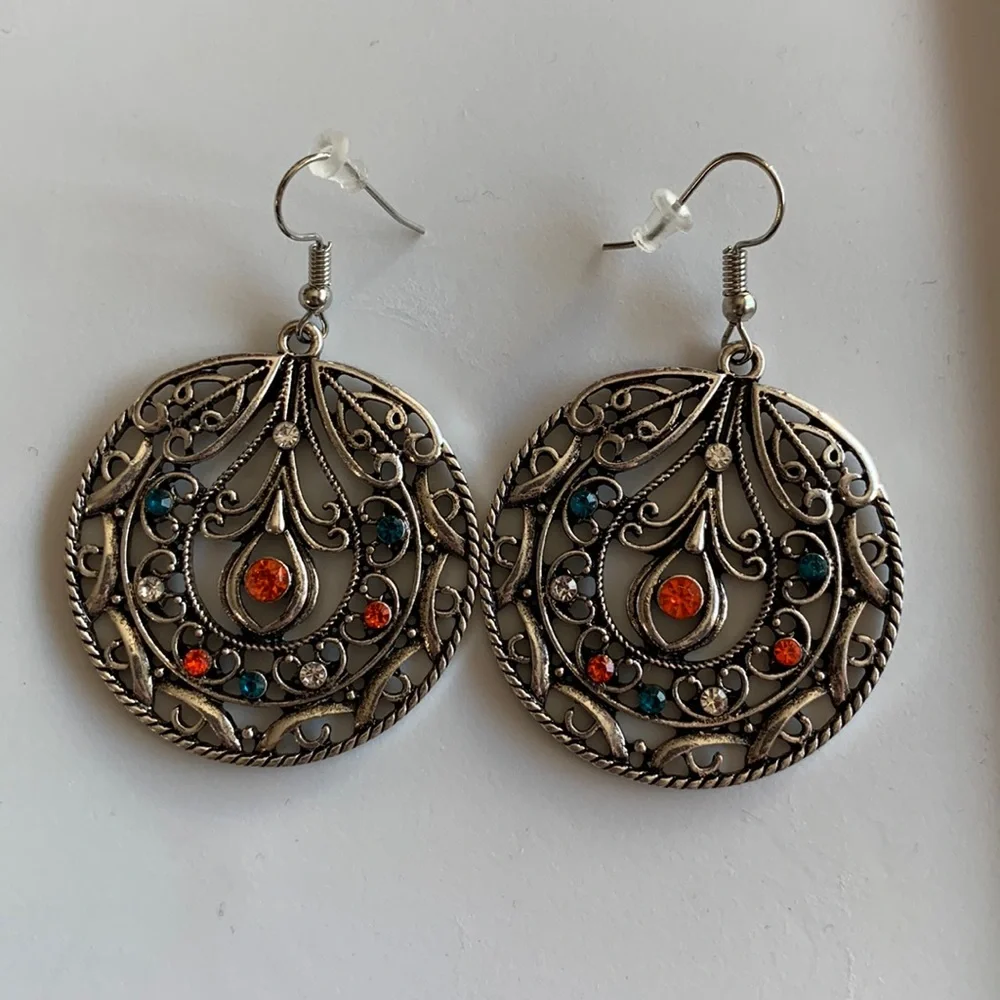 Choose to Sparkle Earrings - Picture 4 of 7
